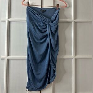 Jlux LABEL skirt.  Size Small.   Stretchy